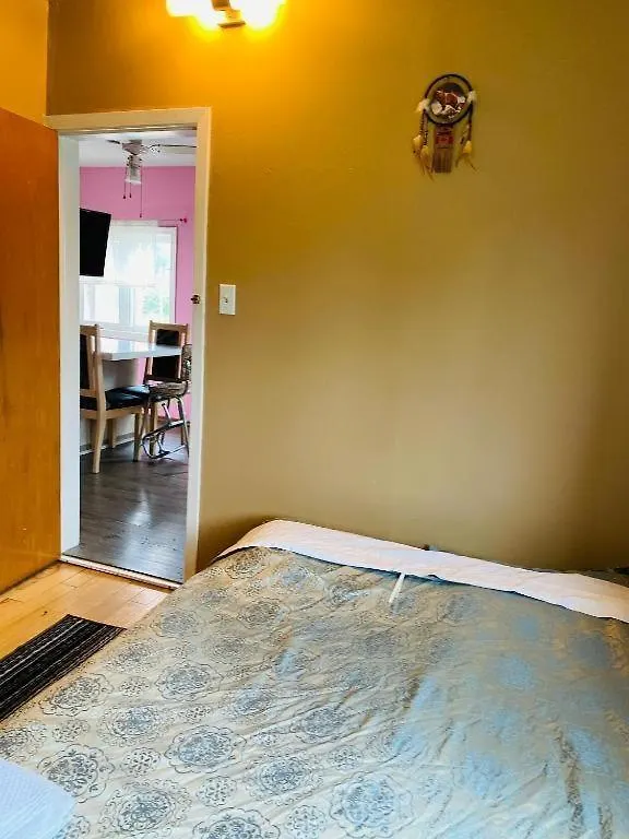Relax Room II East York Space Share Rooms Toronto Apartment